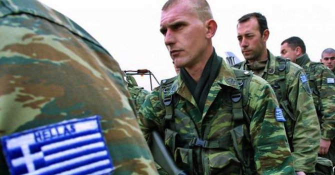 Гърция струпва войски по границата с Албания заради трафиканти на оръжие