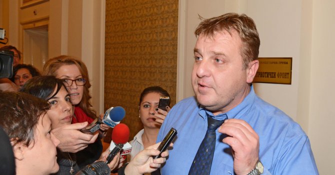 Каракачанов: Проблемът с гетата е политически (видео)