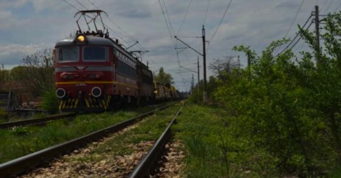 Прекъснато е движението на влаковете между Дупница и Бобошево поради автопроизшествие