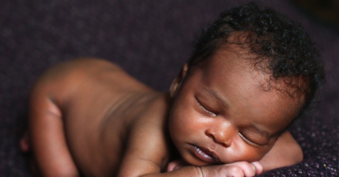Вижте най-черното бебе в света (снимки+видео)