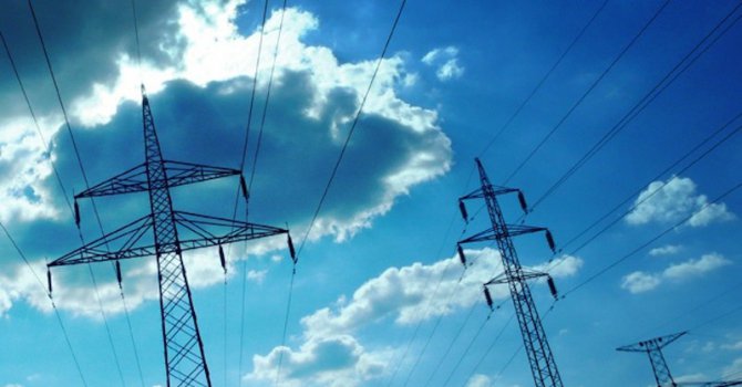 Комисията за КЕВР прие вдигането цената на тока да се отложи с 1 месец