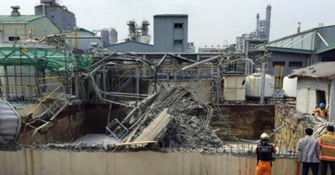 Шестима работници загинаха при експлозия в химически завод в Южна Корея (обновена)