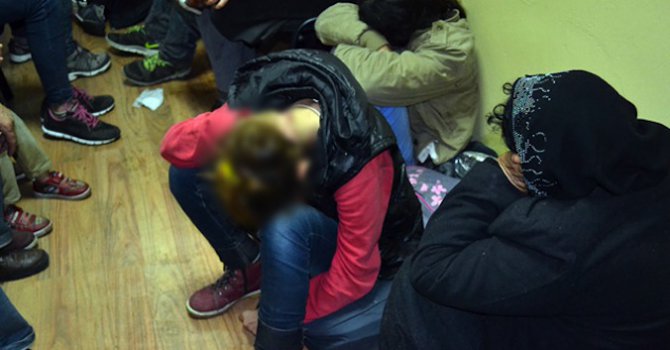 Задържаха 120 нелегални имигранти в Лозен (видео+галерия)