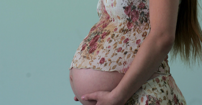 Наказали бременна полицайка в 9-ия месец, защото й прилошало