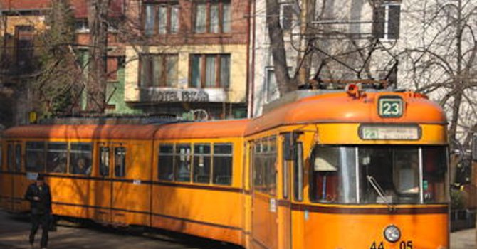 Ремонт на водопровод променя движението на градския транспорт в София