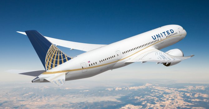 United Airlines приземи всичките си самолети заради вирус