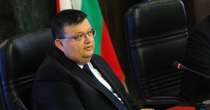 Цацаров: Съдебната реформа трябва да върви по три писти