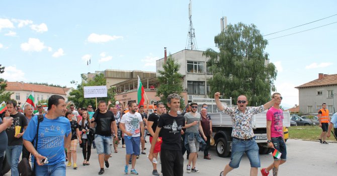 Жителите на Гърмен ще искат оставките на Павлова, Бъчварова и Цацаров