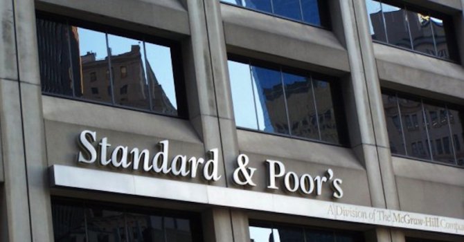Standard &amp; Poors вдигна гръцкия рейтинг
