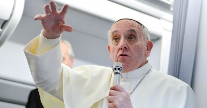 Папа Франциск остана без личен лекар