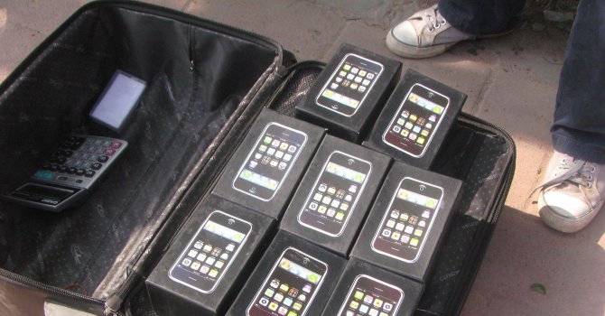 Завод в Китай произвел фалшиви смартфони iPhone за 19 млн. долара