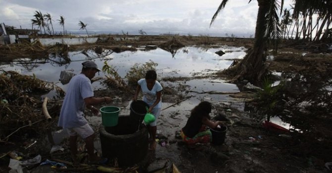 Тайфунът край Филипините отне живота на пет деца