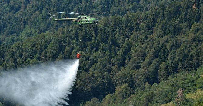 Вертолет Ми-17 тръгна към пожара в Рила