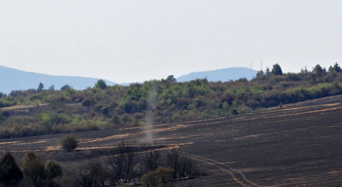 Пожарът край Априлци е овладян, огнеборците се борят със стихията край Ябланица