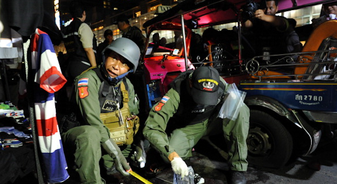 Броят на загиналите при атентата в Банкок расте