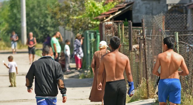 Жестоко меле между 30 души на мегдана в село Габарево