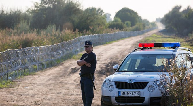 Арестуваха четвърти българин във връзка с камиона ковчег