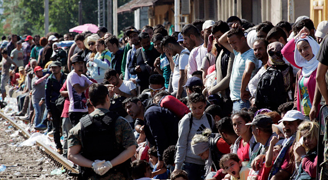 Имигрантската вълна на Балканите заплашва да се превърне в цунами