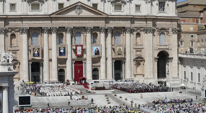 Почина скандален дипломат на Ватикана