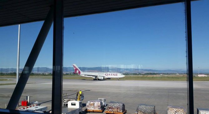 Airbus A330 събра погледите на летище София (снимки+видео)