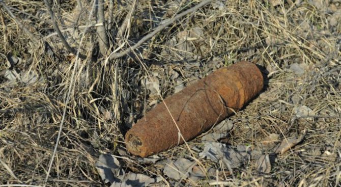 Откриха корозирал артилерийски снаряд край хасковско село