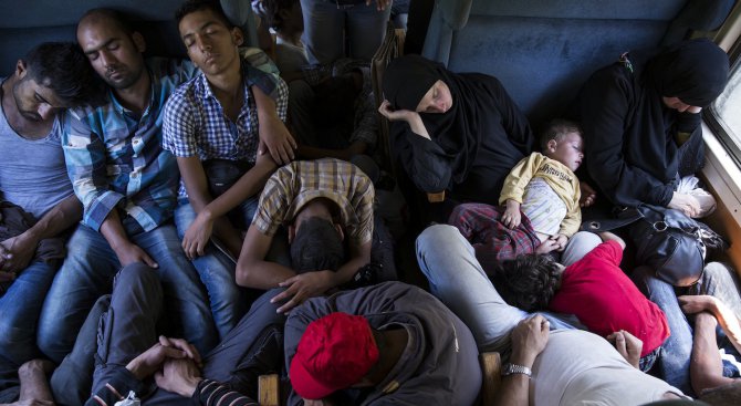 Зарязаните край Голямо Бучино имигранти: Отиваме в Германия, не искаме да седим тук