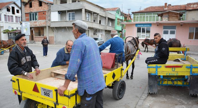 60 каруци в Сливен вече са с регистрационни табели (снимки)