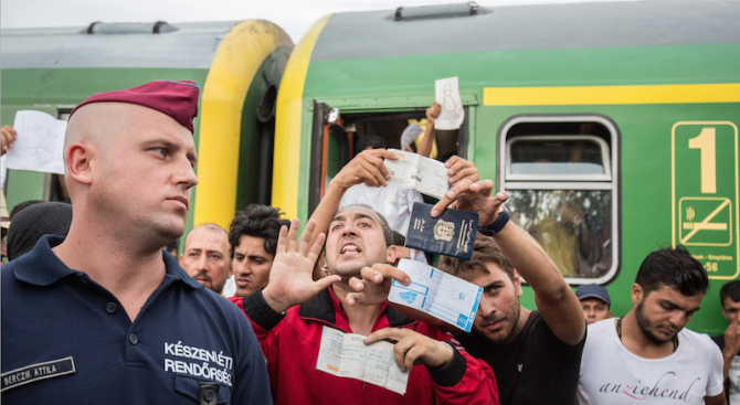 Унгария свика резервисти, за да се справи с бежанската криза