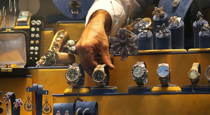 Крадат часовник за 200 000 евро от българка в Милано