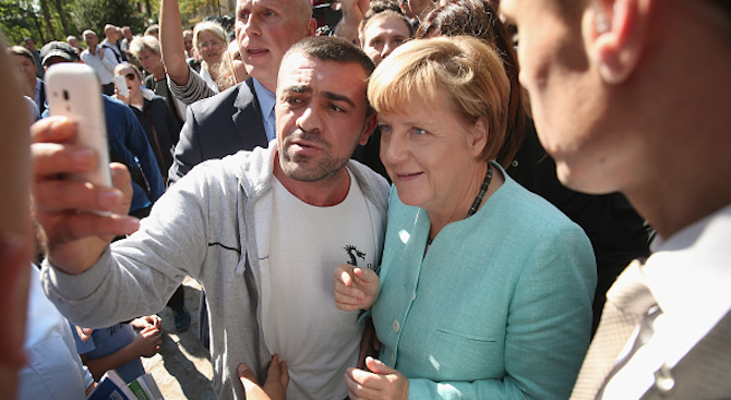 Меркел призова германците за обединение