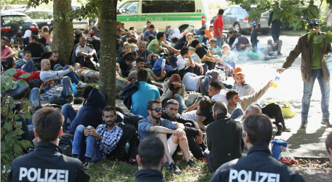 Над 6000 бежанци влезли в Германия през уикенда