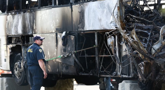 Най-малко четирима загинали при катастрофа между два автобуса на мост в Сиатъл