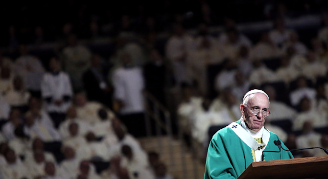 Папата призова за по-голяма роля на жените и лаиците в църквата