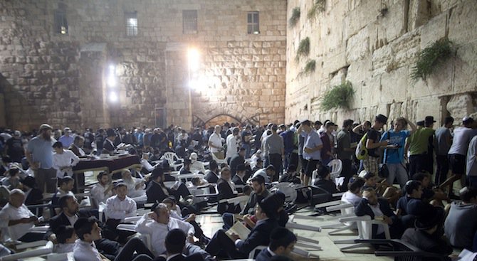 Нови сблъсъци и арести край Площада на джамиите в Йерусалим