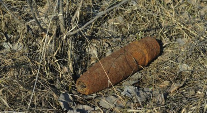 Откриха снаряд в Кърджалийско село