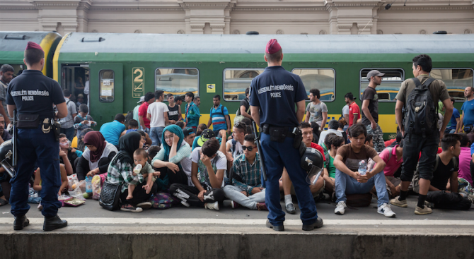 Унгария предлага световни квоти за бежанци