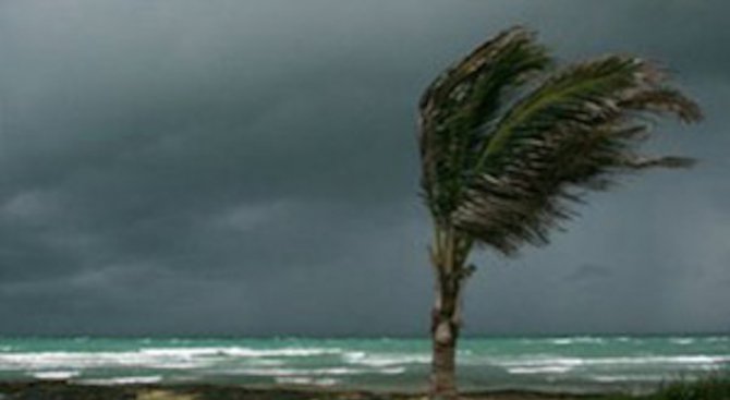 Ураган удари Бахамите