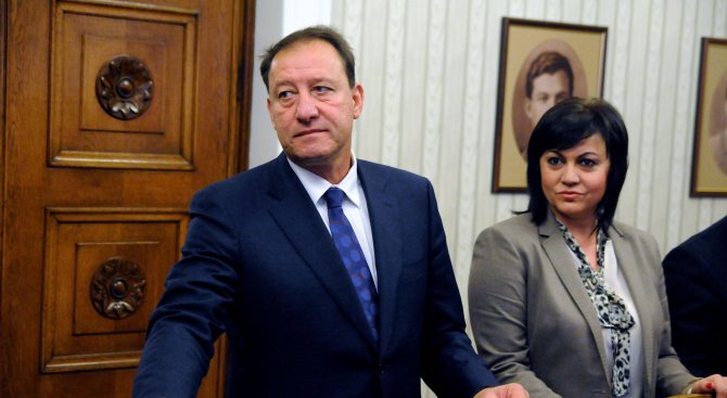 Как точно разбра Ненчев, че е получил подкрепа от депутатите за МиГ-овете, пита Найденов