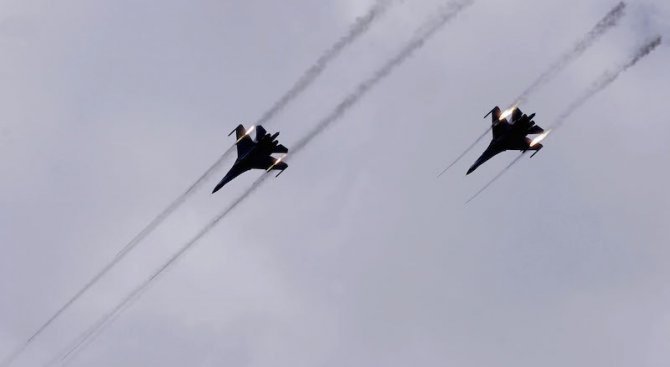 Руски самолети са ударили база на обучени от САЩ бунтовници в Сирия