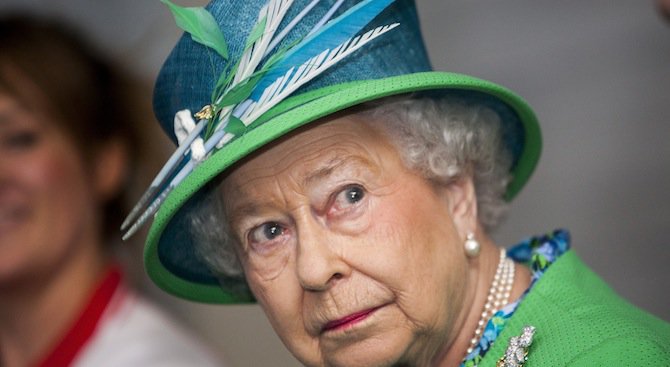 Американец писа на Елизабет II да направи САЩ пак колония на Великобритания