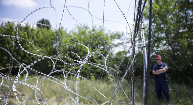 Окончателно: Унгария границата си Хърватия заради имигрантите
