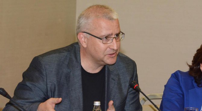 Светослав Малинов: Заслужава ли Анкара 3 млрд. евро помощ след инцидента край Средец?
