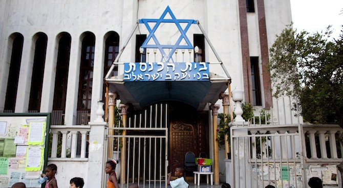 Тел Авив забрани достъпа на обслужващия персонал в училищата заради страх от атентати