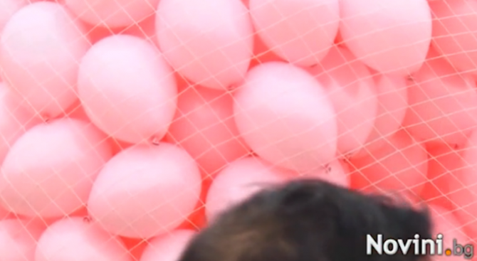 1200 балона полетяха в небето над София (видео)