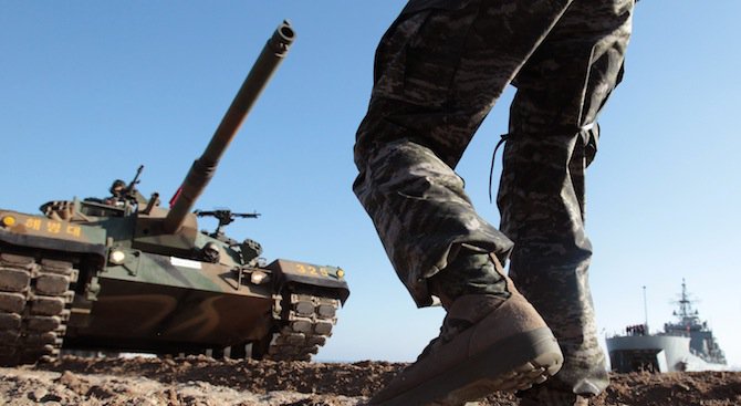 Американски войници разбили с танк вратите на болница в Афганистан