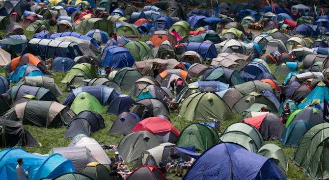 Фестивал на палатките събра 1000 души под открито небе в Китай