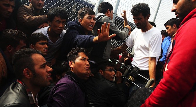 Граничната полиция е попречила на 13 групи нелегални мигранти да влязат в България