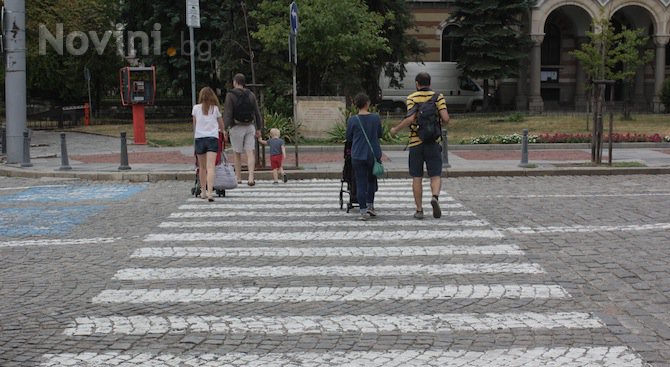 Жена е била блъсната от автобус на пешеходна пътека в Ловеч