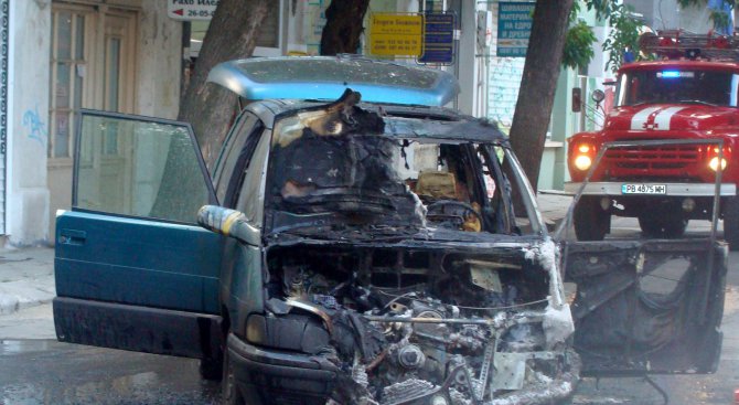 Кола се самозапали в Благоевград