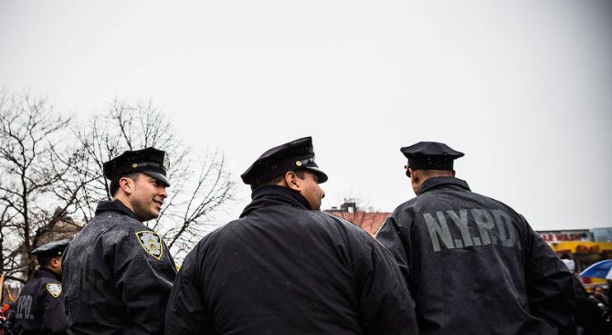 Анархисти заплашват нюйоркската полиция с бунт на Хелоуин